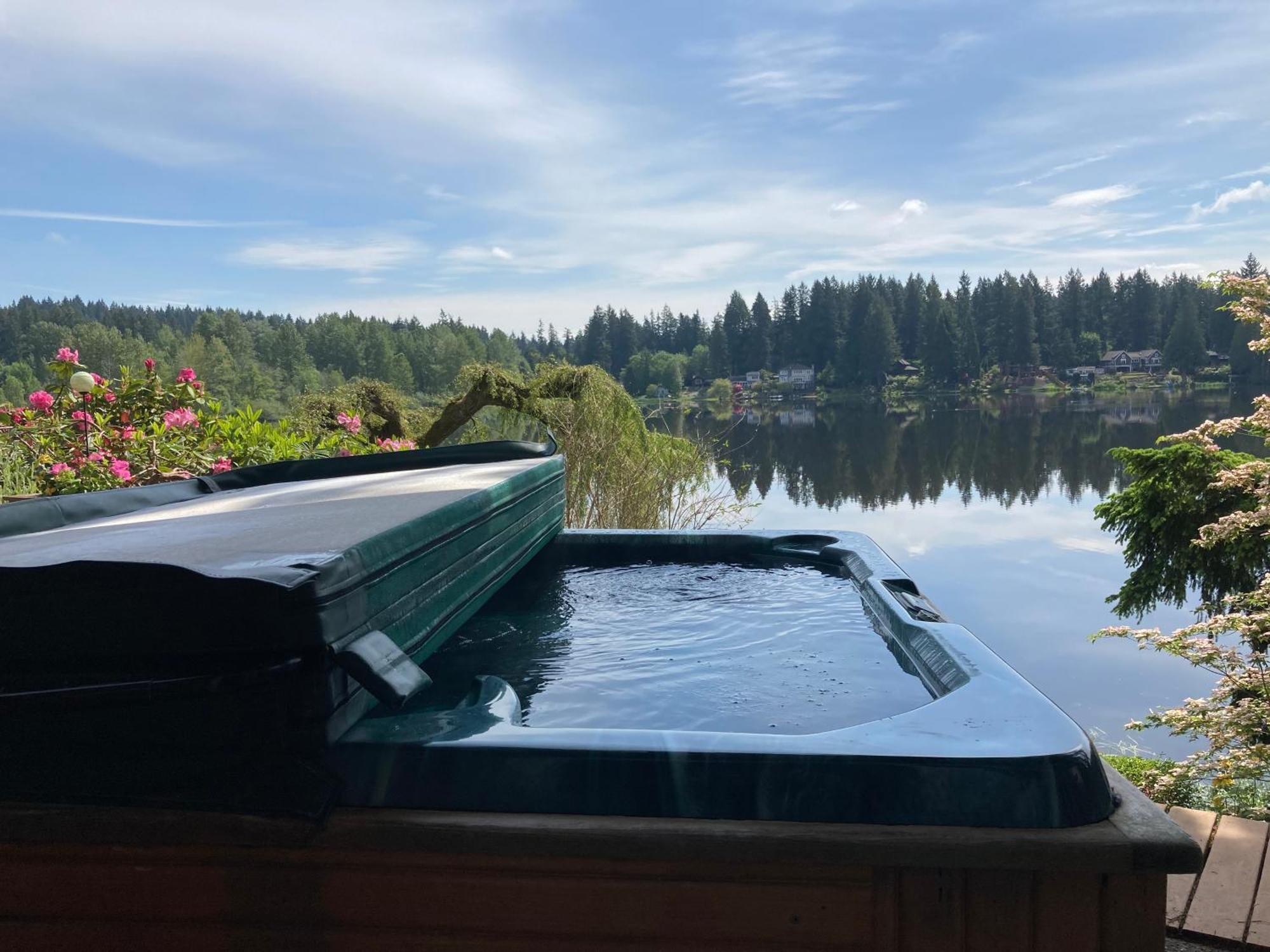 Cottage Lake Bed And Breakfast Woodinville Exterior photo