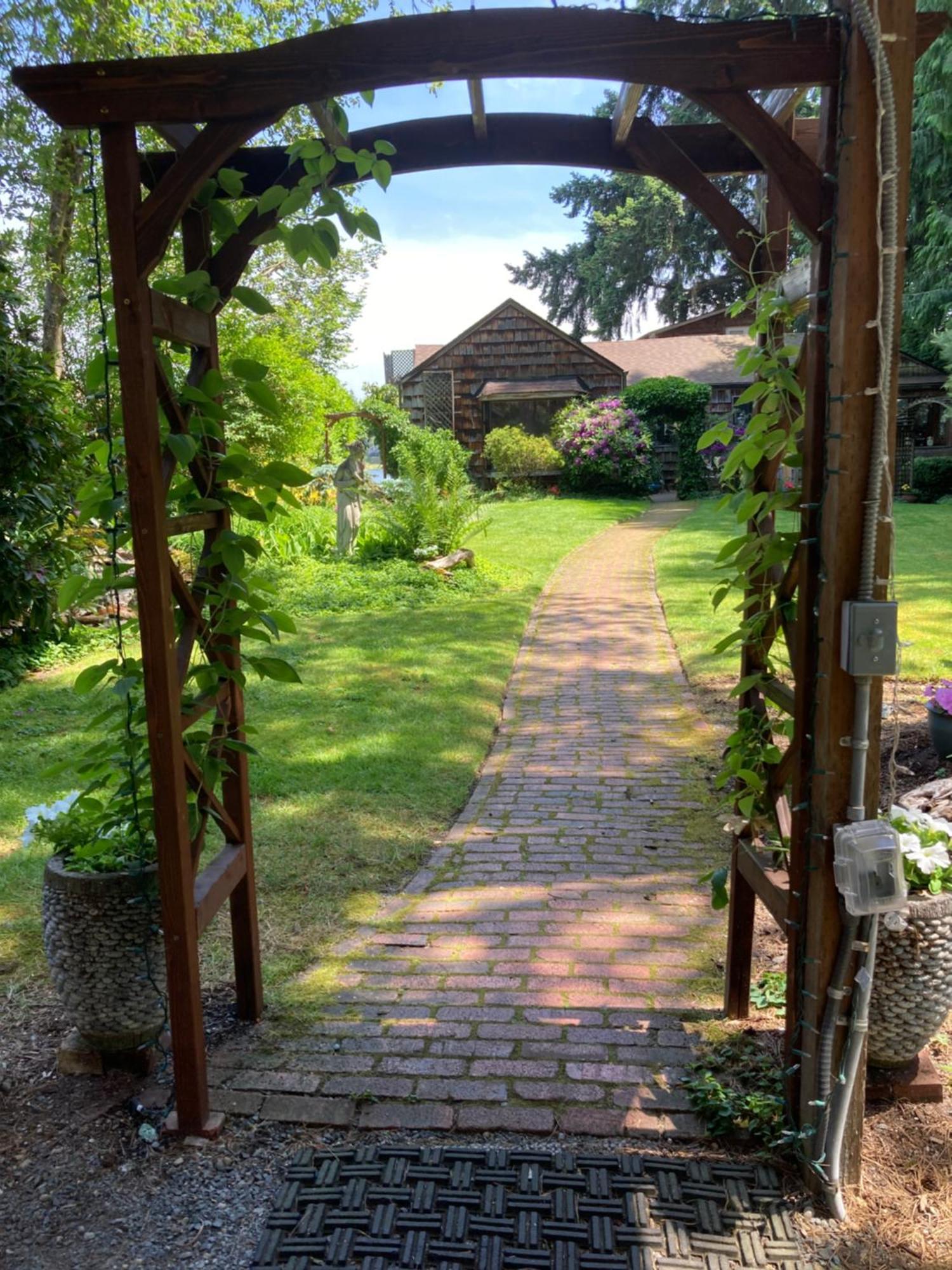 Cottage Lake Bed And Breakfast Woodinville Exterior photo